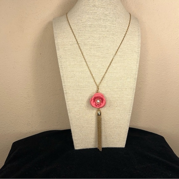 GOLD ROSE TASSEL NECKLACE FAUX PEARL ACCENT - Picture 5 of 12